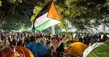 Tüm dünyada öğrenciler İsrail’e karşı ayakta: Hepimiz Gazzeli çocuklarız!
