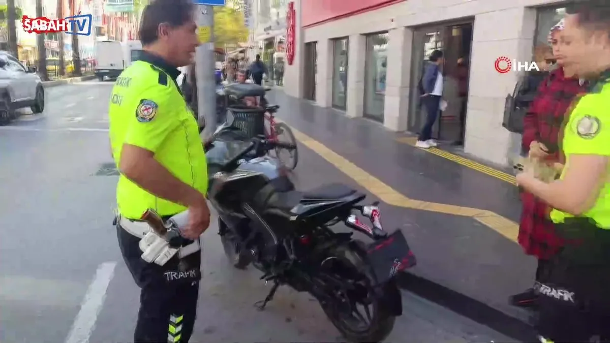 Motosikletin plakasını ‘Bandana’ ile kapattı, 43 bin 149 TL ceza yedi | Video videosunu izle Motosikletin plakasını ‘Bandana’ ile kapattı, 43 bin 149 TL ceza yedi | Video videosunu izle