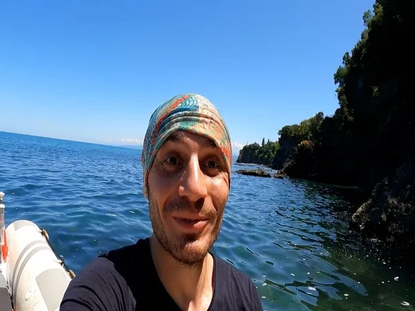 sampiyon-dalgicin-deniz-120-saat-hayatta-kalma-seruveni-1663156689132.jpg