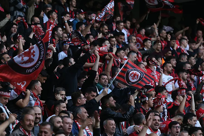 son-dakika-corum-fk-super-lige-yukseldi-esenler-erokspor-finalde-kaybetti-1779646080205.jpeg