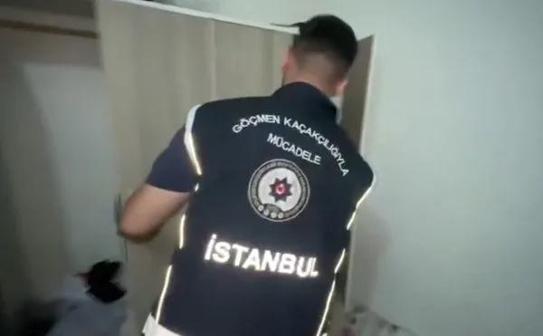 istanbulda-gocmen-kacakciligi-operasyonu-sok-evleri-basildi-39-duzensiz-gocmen-yakalandi-1784702940247.jpg