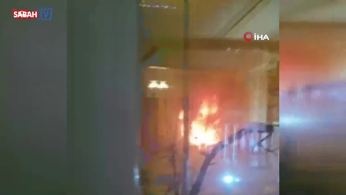 Kadıköy’de korkutan yangın: 1’i ağır 8 yaralı | Video videosunu izle Kadıköy’de korkutan yangın: 1’i ağır 8 yaralı | Video videosunu izle