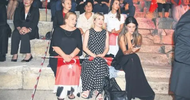 Annem Michael Jackson gibi’
