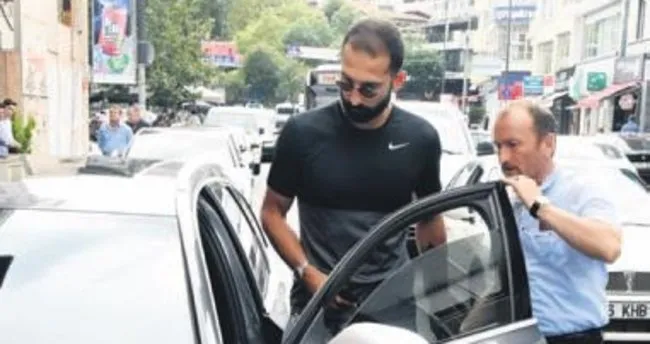 Burcu’yu duydu valeyi unuttu
