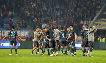 10 kişi kalan Trabzonspor’dan kritik galibiyet