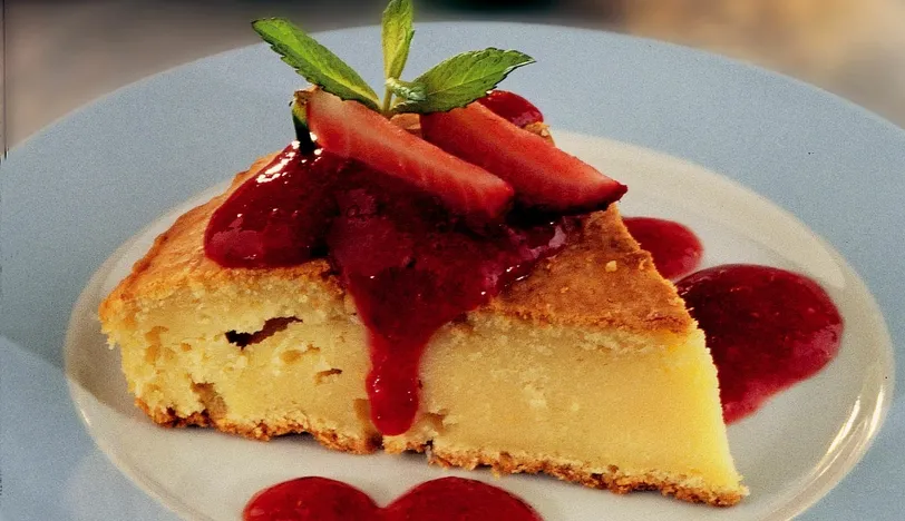 Çilek Soslu Cheesecake