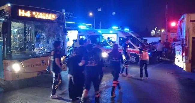 Bursa’da feci kaza! İki halk otobüsü çarpıştı: 6 yaralı Bursa’da feci kaza! İki halk otobüsü çarpıştı: 6 yaralı