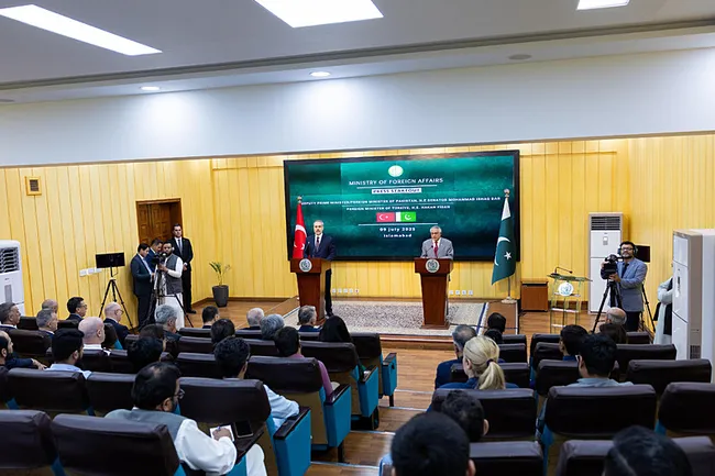 disisleri-bakani-hakan-fidan-acikladi-turkiye-pakistan-aciklarinda-petrol-ve-dogalgaz-arayacak-1752066182051.jpeg