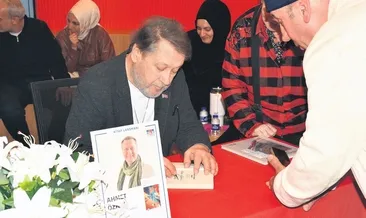 Ahmet Özhan D&R’da okurlarıyla buluştu