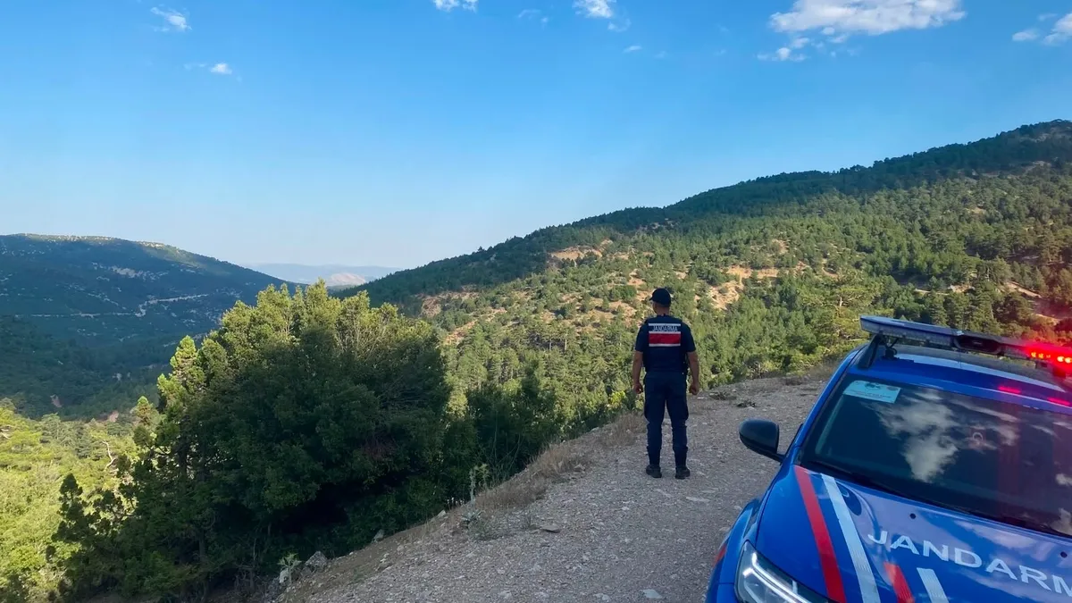 Alanya’da jandarma ekipleri ormanlık alanlarda yangın denetimi yaptı Alanya’da jandarma ekipleri ormanlık alanlarda yangın denetimi yaptı