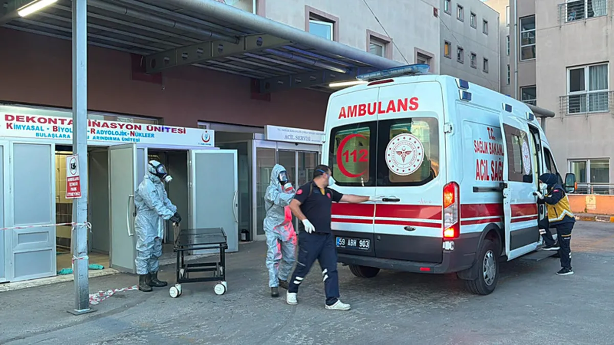 Tekirdağ'da bir kimya fabrikasında patlama sonrası hasar gören reaktör tankı.