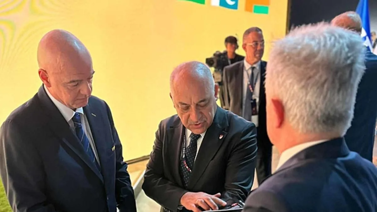 TFF Başkanı Mehmet Büyükekşi, FIFA Başkanı Gianni Infantino ile bir araya geldi