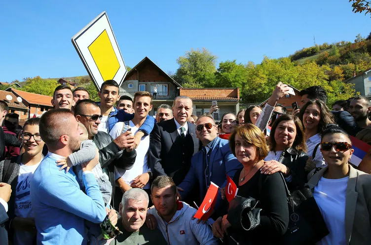 Cumhurbaşkanı Erdoğan'a Sırbistan'da sevgi seli