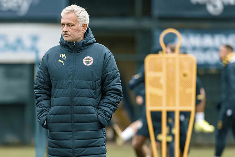 Son dakika haberi: Fenerbahçe’de 4 yıldız oyuncunun kaderini SABAH Spor açıklıyor! Yeni maaşlar belli oldu...