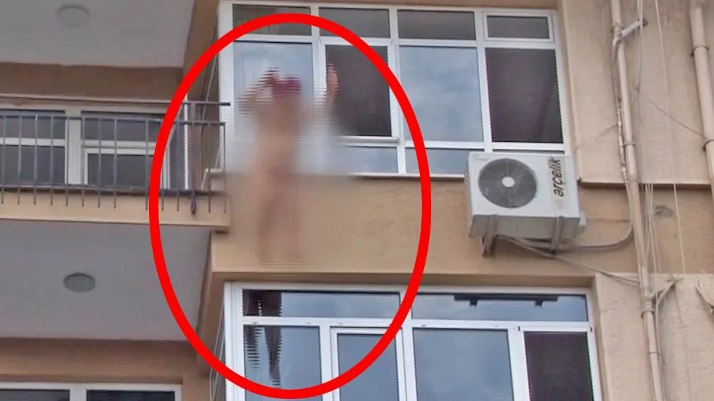 son dakika istanbul kadikoy de sok goruntu cirilciplak ciktigi balkondan asagi boyle atladi video