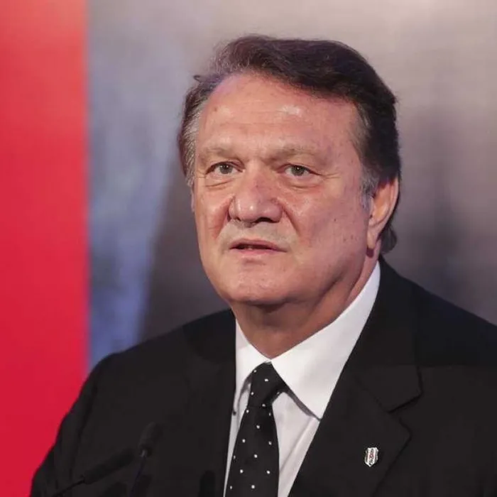 Beşiktaş’ın eski başkanı Hasan Arat’ın duygu dolu anları... Londra’da kızının mürvetini gördü!