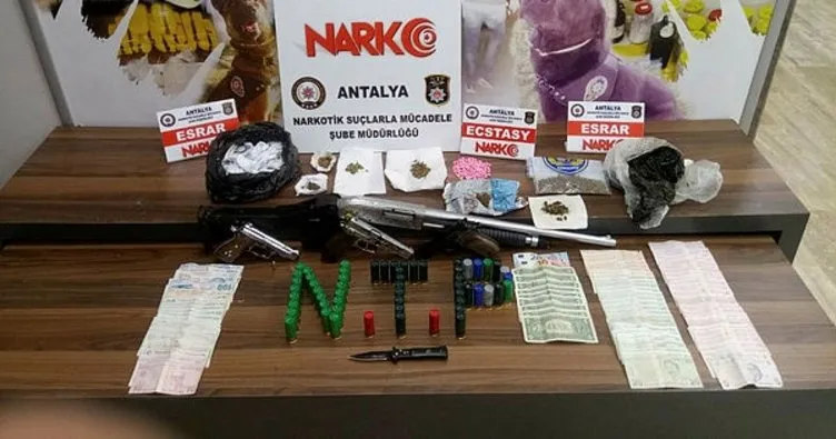 Antalya’da uyuşturucu operasyonu: 4 gözaltı