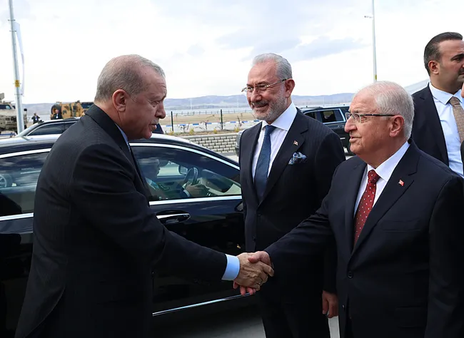 milli-savunma-bakani-yasar-guler-altay-tankimiz-kara-kuvvetlerimizin-muharebe-gucunu-daha-ust-seviyelere-cikar-1761658125720.jpg Milli Savunma Bakanı Yaşar Güler: Altay Tankımız, Kara Kuvvetlerimizin muharebe gücünü daha üst seviyelere çıkaracak!