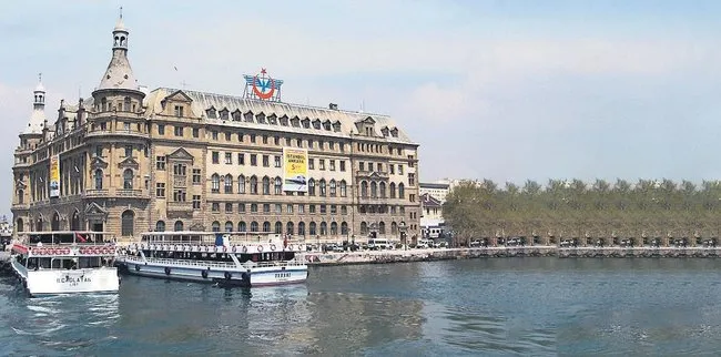 Bakan Ersoy Çalışmaları İnceliyor