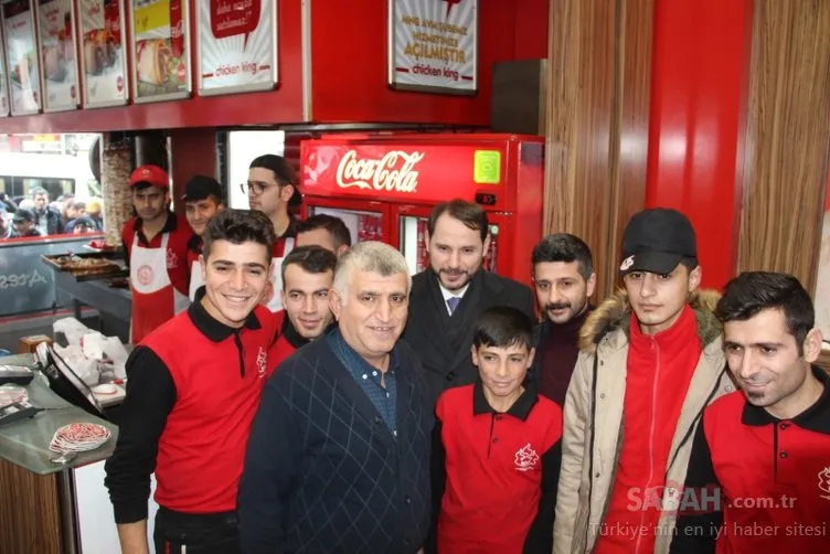 Bakan Albayrak’tan Erzurum’da esnaf ziyareti! Vatandaşlardan yoğun ilgi