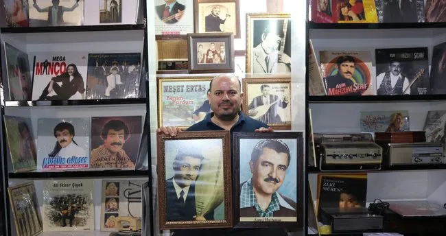 Çocukluğundan beri topladığı antika eşyalar dükkan açtırttı