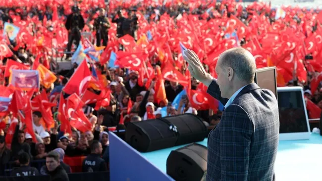 omer-celikten-25-yil-mesaji-kesintisiz-bir-iktidarla-cumhurbaskanimizin-liderliginde-yuruyoruz-1786633170259.jpg Ömer Çelik'ten 25. yıl mesajı: