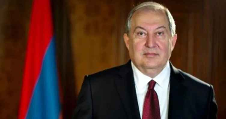 Son dakika haberi: Ermenistan’da halk hükümet binasını bastı! Paşinyan ’ Kişisel eşyalarım çalındı’ dedi