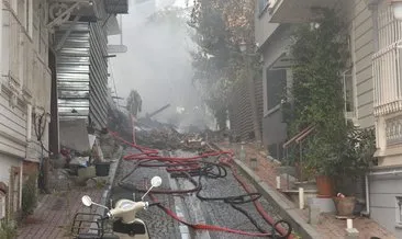 Beşiktaş Arnavutköy'de ahşap bina kül oldu! Hasar alan binalardan biri ünlü oyuncu Şebnem Bozoklu'ya ait çıktı #istanbul