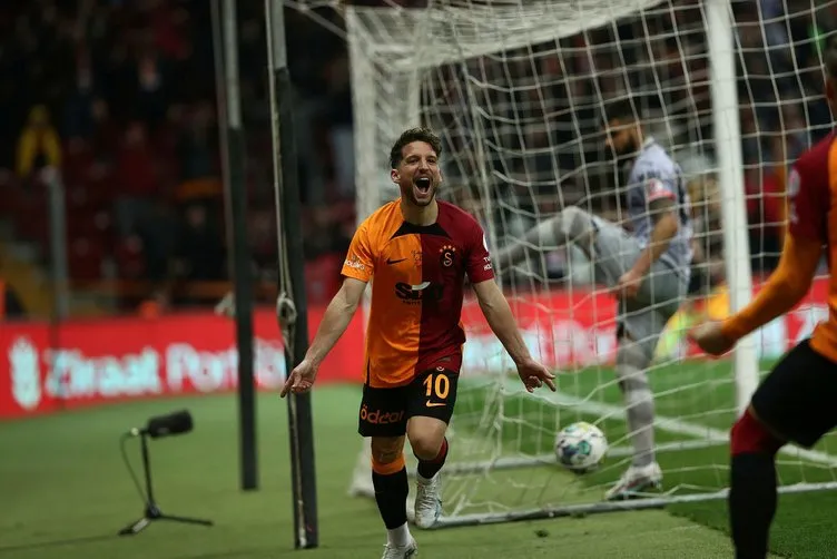 Son dakika haberleri: Bomba transferde Galatasaray ve Beşiktaş karşı karşıya geldi! Dünya yıldızı Süper Lig’e geliyor...