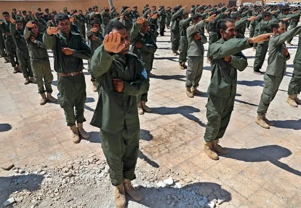 ABD terör örgütü için asker eğitiyor! Skandal fotoğraflar