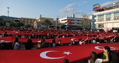 Erzincan’da 600 metrelik Türk Bayrağı ile “Bayrak Yürüyüşü” yapıldı #erzincan