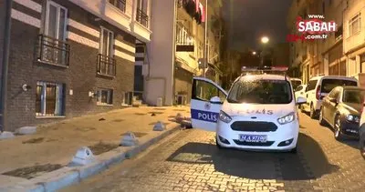 İstanbul Üsküdar’da yalnız yaşayan genç evinin önünde ölü bulundu | Video