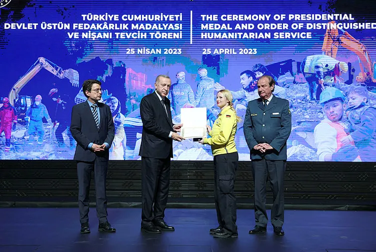 Deprem kahramanları unutulmadı: Üstün fedakarlık madalyalarında yüreklere dokunan detay