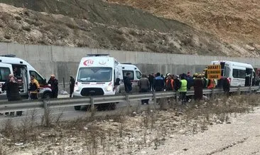 Çorum’da feci kaza! Devrilen kamyon, yolcu minibüsüne çarptı: 1 ölü, 8 yaralı