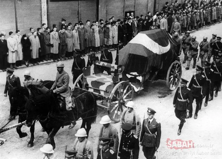 Atatürk’ün vefatında yüz binler Dolmabahçe’ye koştu