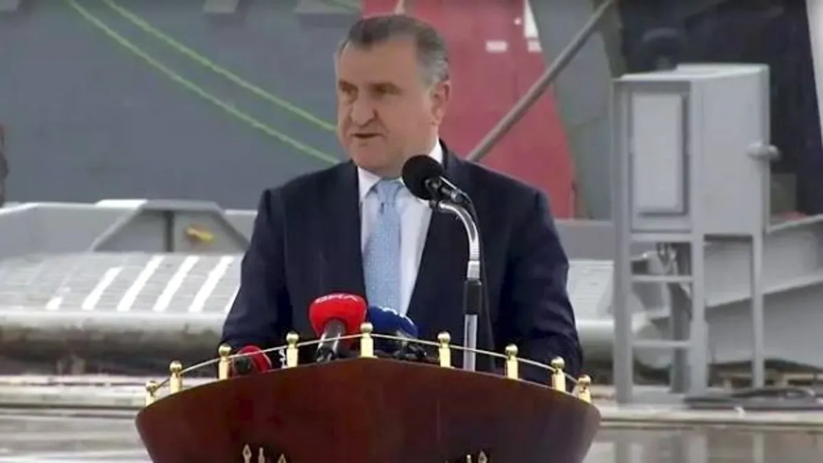 TCG Anadolu İstanbul Boğazı'ndan geçti