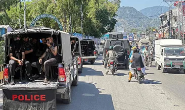 Pakistan’da sokaklar karıştı: Gösterilerde 15 kişi öldü