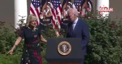 ABD Başkanı Biden kürsüde yolunu şaşırdı | Video