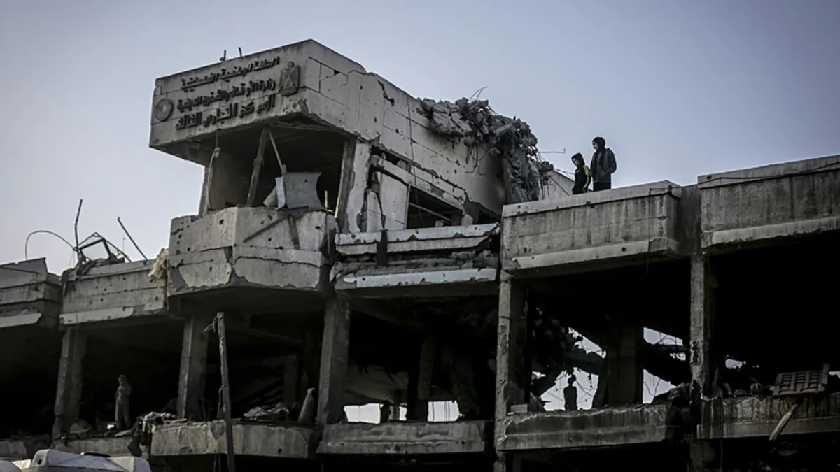 İsrail ordusu Gazze’de bir evi vurdu: 3 Filistinli yaşamını yitirdi İsrail ordusu Gazze’de bir evi vurdu: 3 Filistinli yaşamını yitirdi