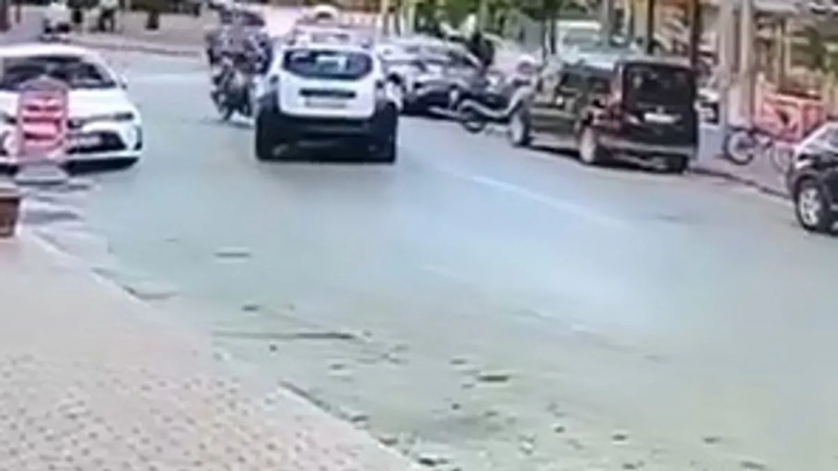 Bursa'da feci kaza! Metrelerce yükseğe savruldu