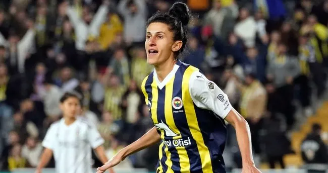 Yağmur Uraz, Galatasaray’daki gol kraliçeliğini Fenerbahçe’de de yaşamak istiyor Yağmur Uraz, Galatasaray’daki gol kraliçeliğini Fenerbahçe’de de yaşamak istiyor