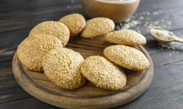 Geleneksel tatlarda modern dokunuş: Susamlı kurabiye yaparken yapılan o büyük hata...