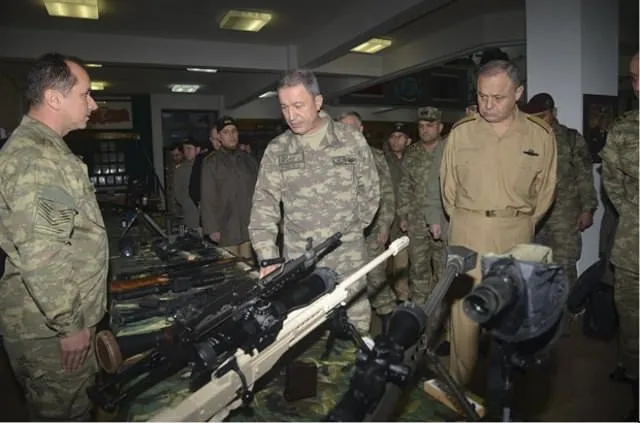 Org. Akar İstanbul’daki askeri birlikleri denetledi