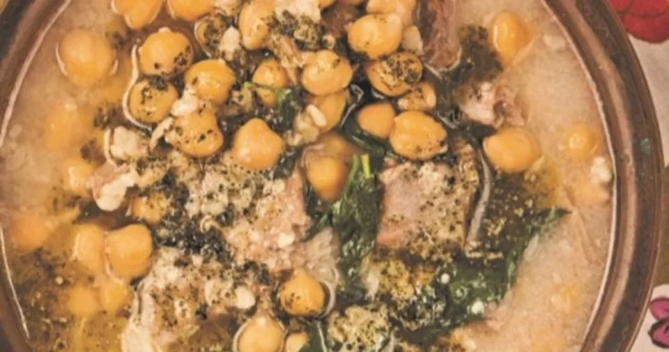 Etli ve pazılı tarhana çorbası tarifi Yemek Tarifleri Haberleri