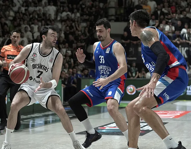basketbol-super-liginde-finalin-adi-belli-oldu-fenerbahce-besiktas-1749931470171.jpg