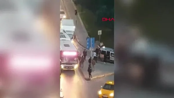 İstanbul Esenler'de trafikte İETT şoförüne darp girişimi kamerada