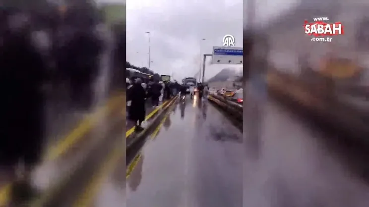 Bahçelievler'de metrobüs yangını | Video