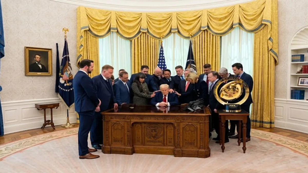 ABD Başkanı Trump’ın dini danışmanı White, Trump’ı Hazreti İsa’ya benzetti ABD Başkanı Trump’ın dini danışmanı White, Trump’ı Hazreti İsa’ya benzetti