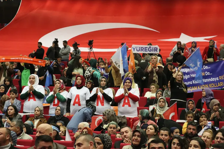 AK Parti’de tarihi gün! 8’inci Olağan Büyük Kongre’de Başkan Erdoğan ne mesajlar verecek?