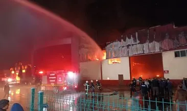 Kayseri'de çelik kapı fabrikasındaki yangın 7 saatte söndürüldü #kayseri
